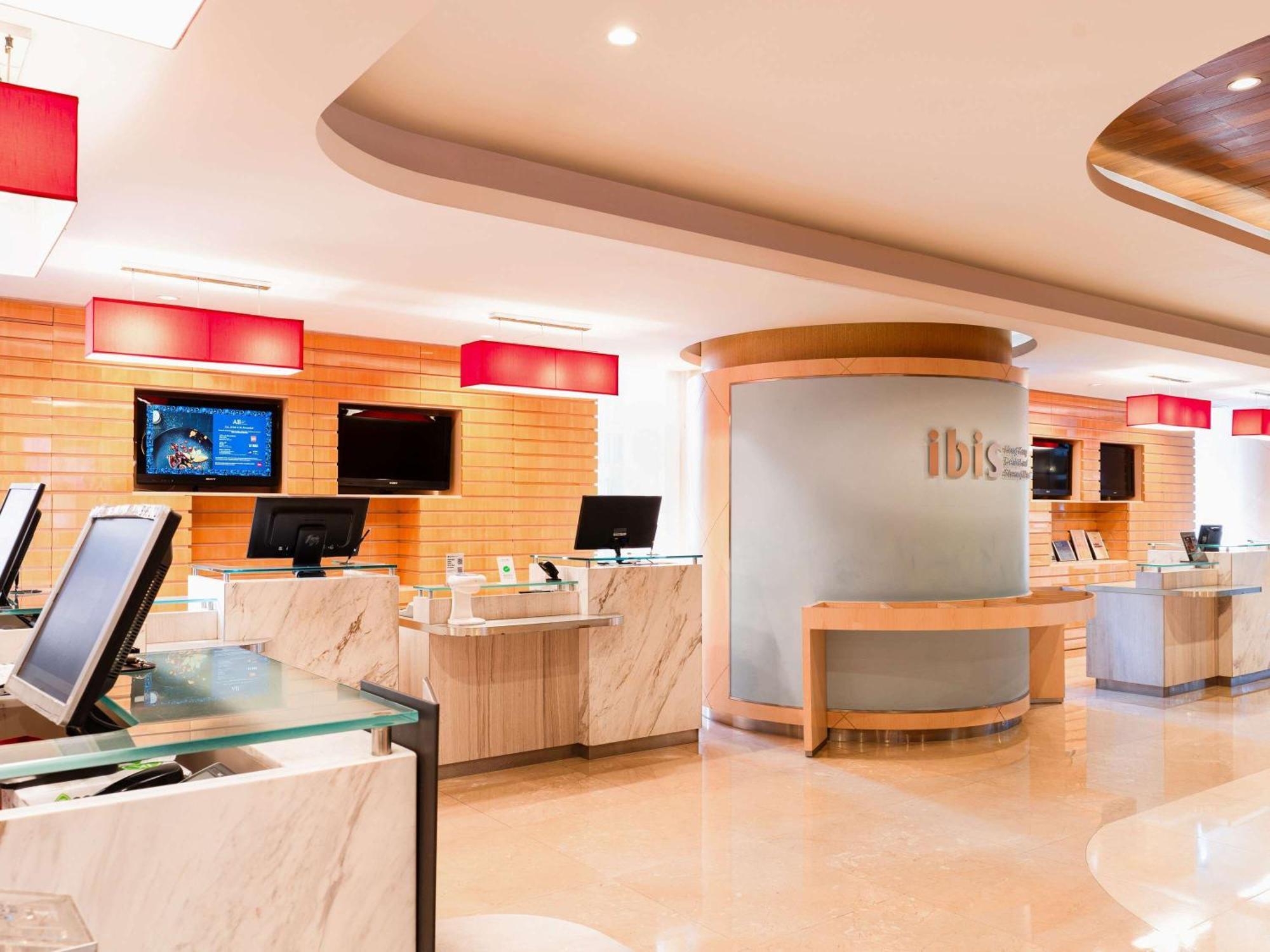 Ibis Hong Kong Central & Sheung Wan Exterior photo